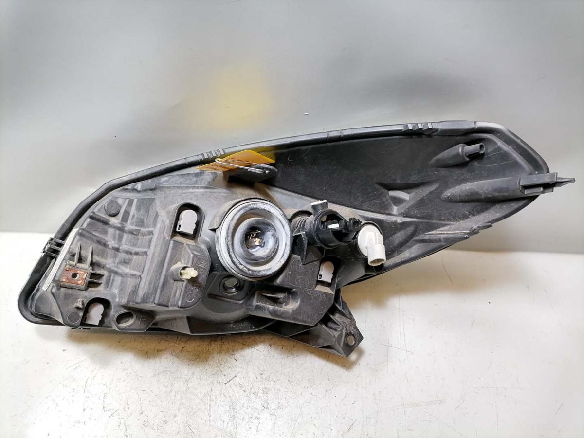 Dacia Sandero original Scheinwerfer rechts Halogen obehalb leicht vergilbt Bj.2009